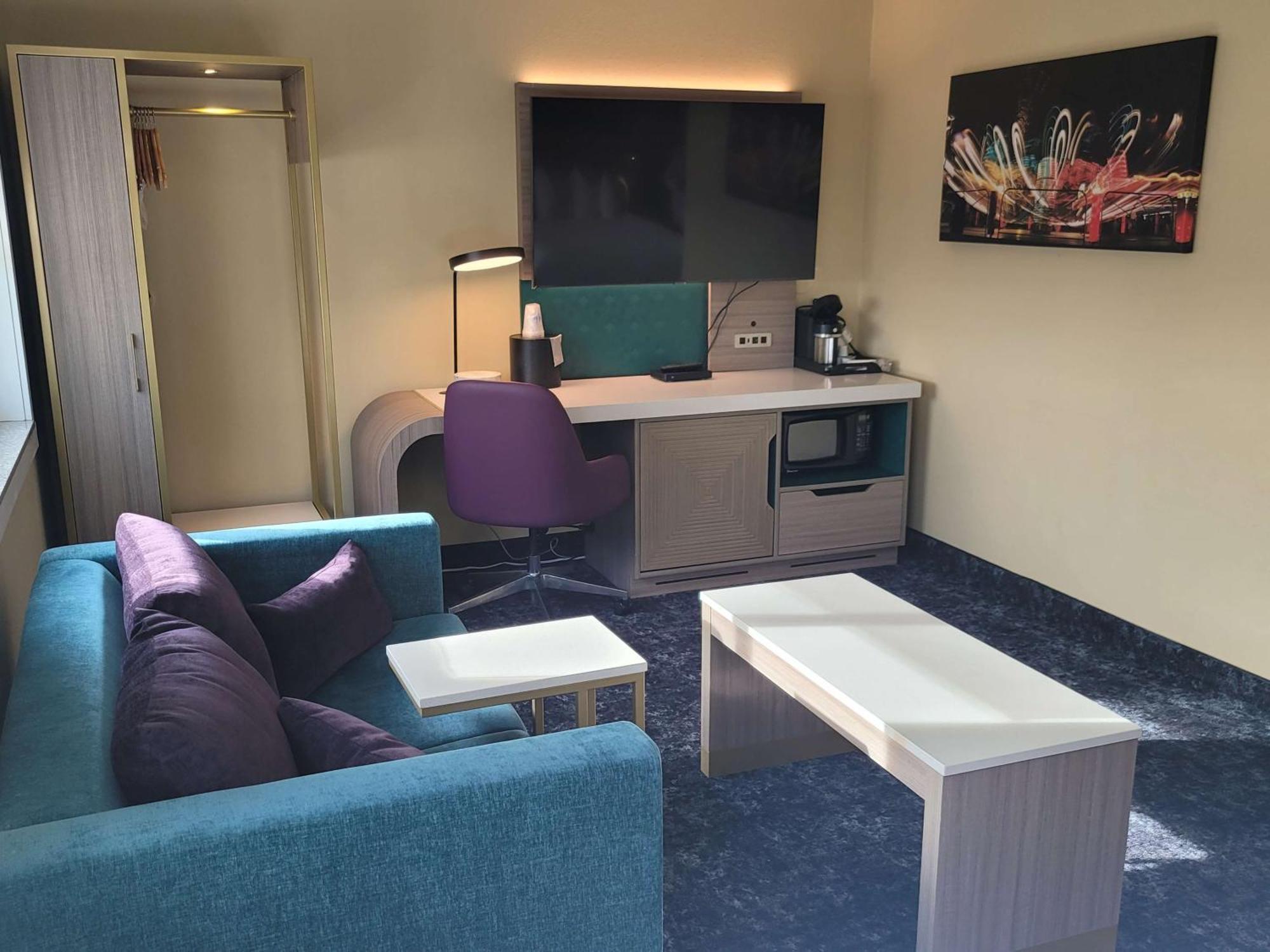 Best Western Plus Altoona Inn Екстериор снимка