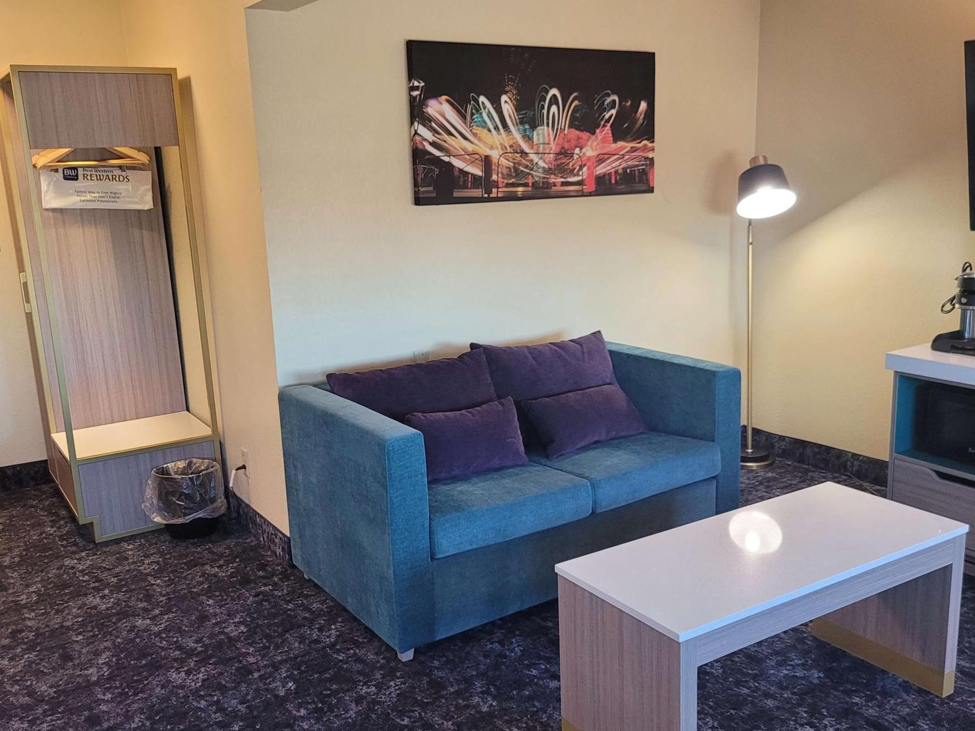Best Western Plus Altoona Inn Екстериор снимка
